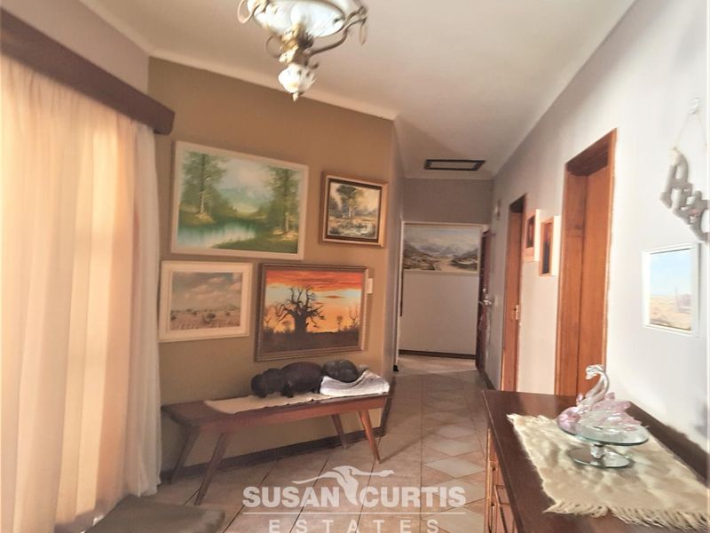 Family Home - Photo 7