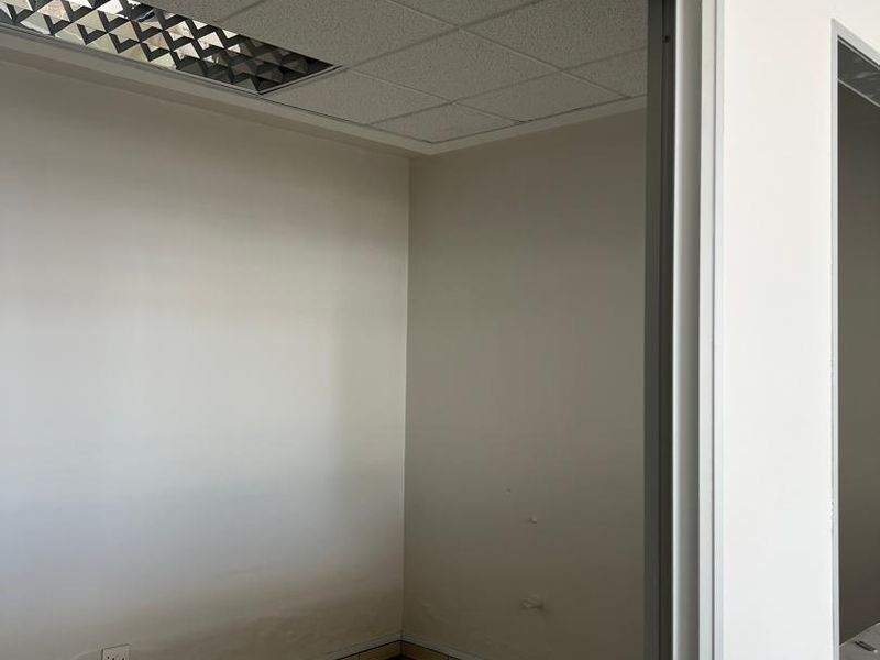 Office Space To Let - Photo 6