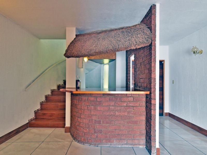 Best Location! - Photo 9