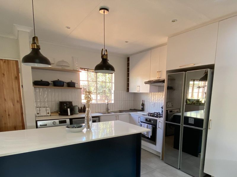 2 Bedroom Townhouse for rent in Highveld Estate. - Photo 6