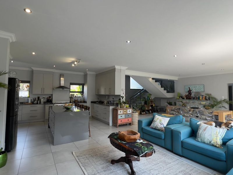 Available for Rental 1 June 2026 - 4 Bedrooms with pool - Photo 8