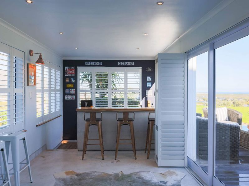 Elevated Living. Extraordinary Views. - Photo 9