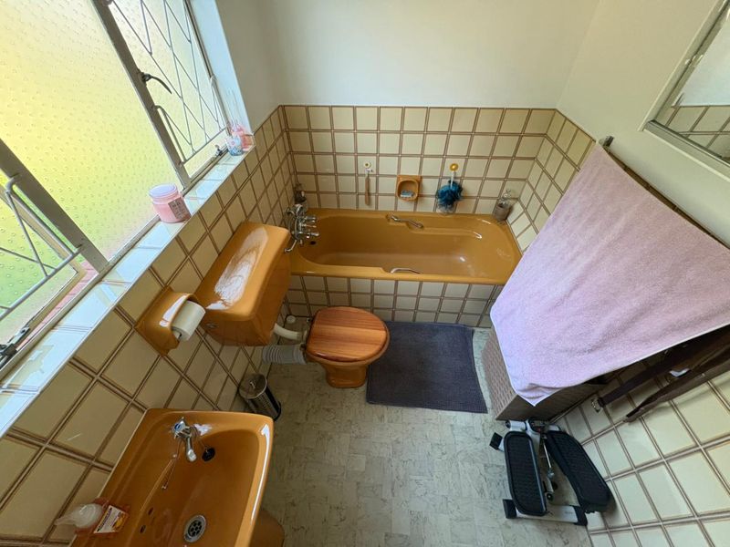 4 Bedroom Family Home with Large Flatlet in Secure Enclosed Area - Photo 5
