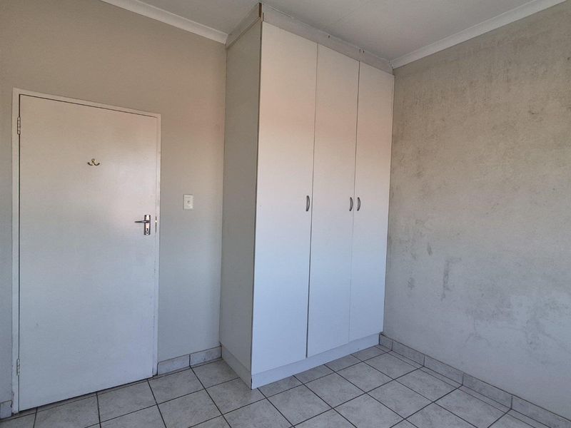 1 Bedroom apartment to rent in Kempton Park - Photo 4
