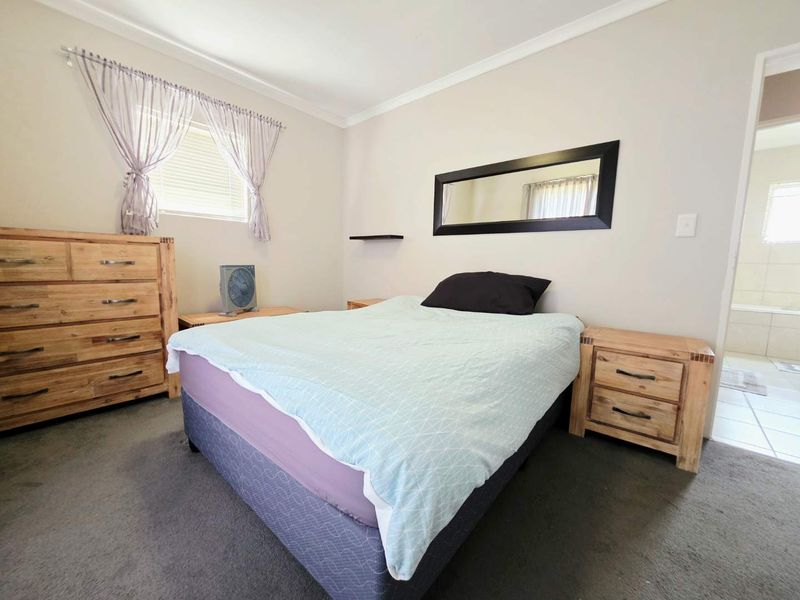 Contemporary Living with Table Mountain Views. - Photo 7