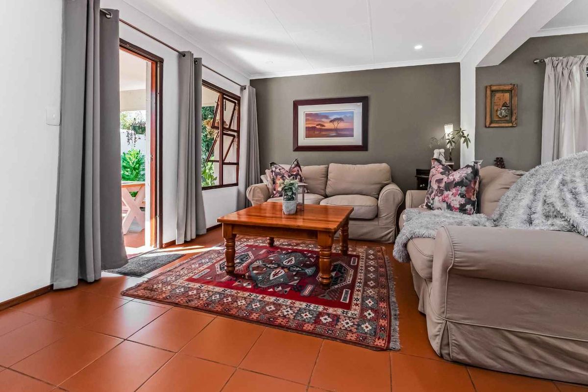 SUNNY SIMPLEX HOME IN POPULAR COMPLEX CENTRALLY LOCATED IN LONEHILL - Photo 3