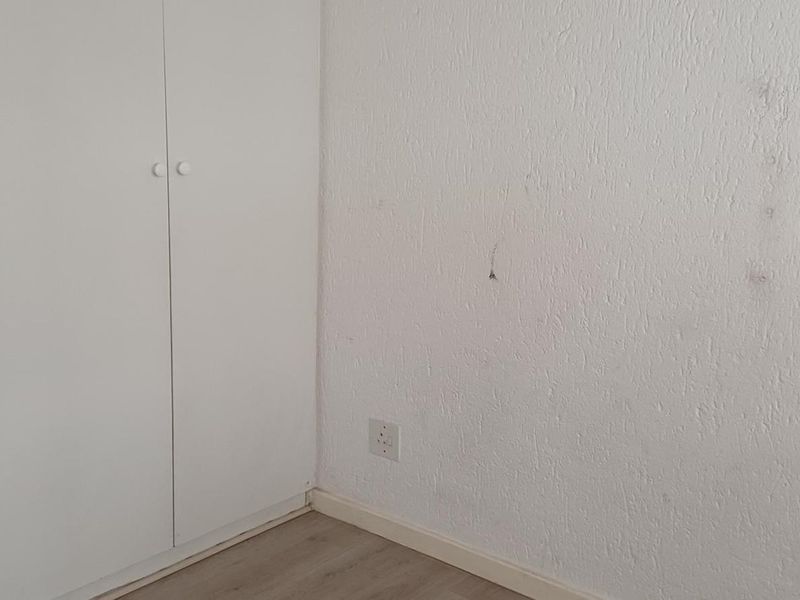 3 BEDROOM PARTMENT SANDOWN - Photo 8