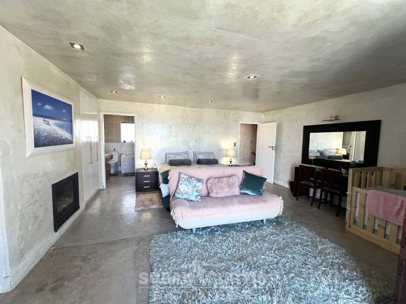 BEACHFRONT HOUSE - Photo 10
