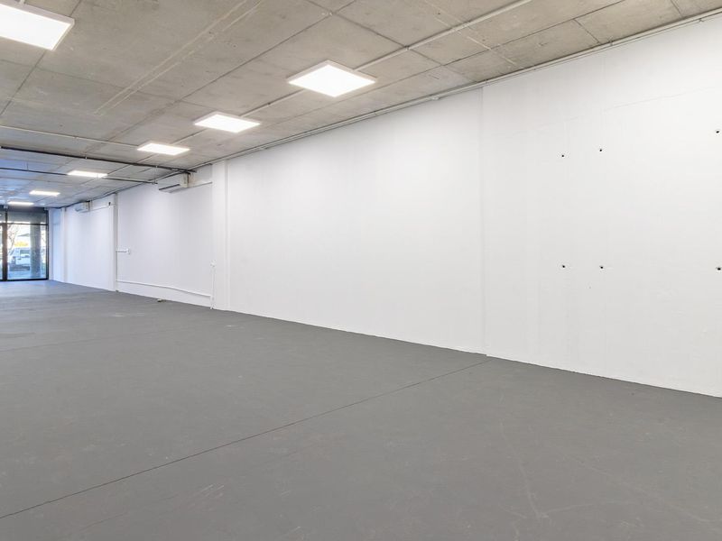 Prime Ground Floor Retail Space with Excellent Street Exposure - Photo 4