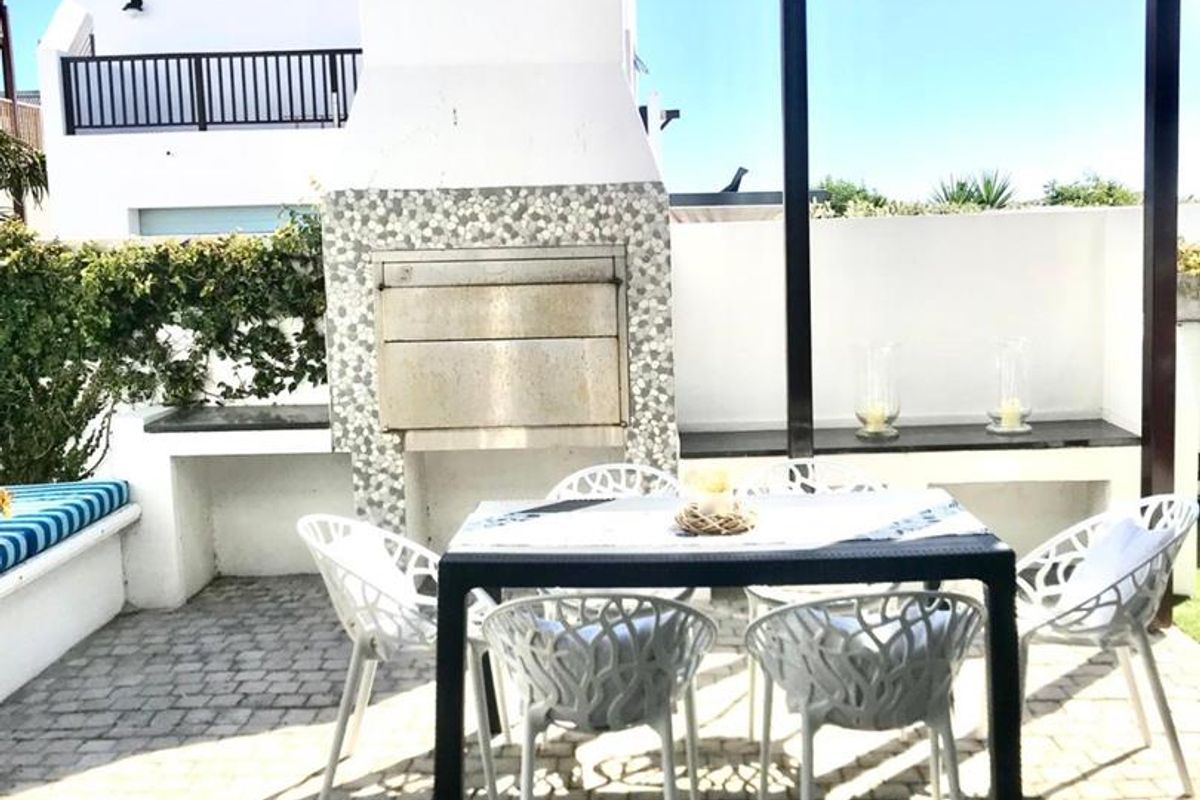 Furnished 3 Bedroom Townhouse to rent in Kingshaven - Photo 5