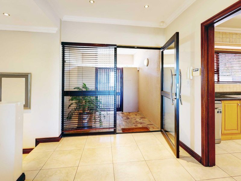 A Home of Stature, Sunlight &  Views - Photo 8