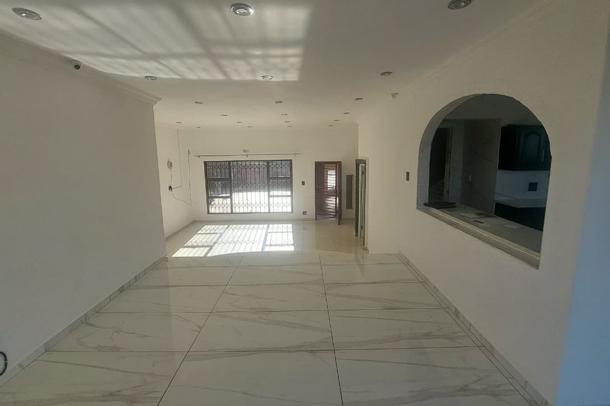 Spacious 4 Bedroom Home with Office & Modern Kitchen - Photo 3