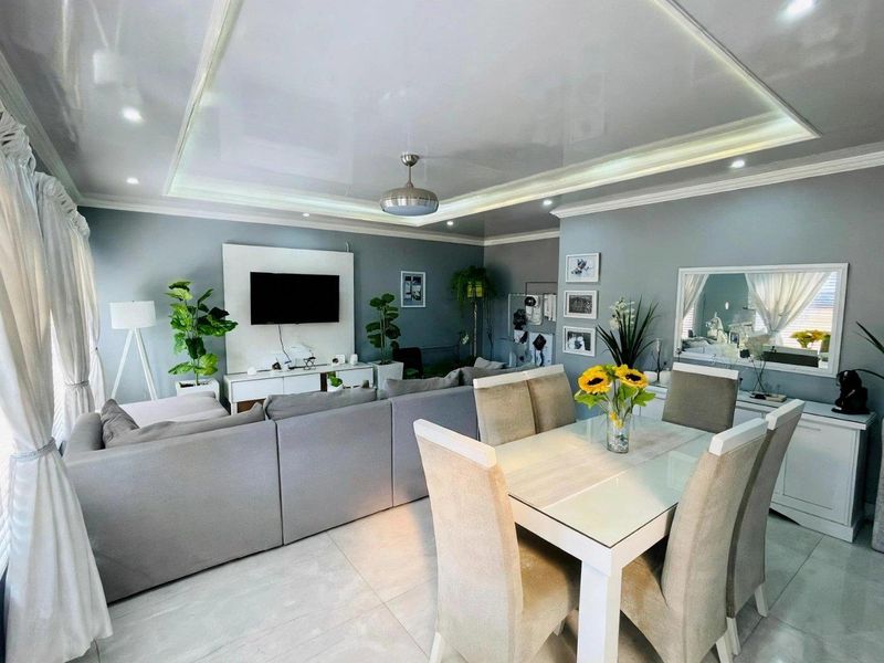 4 bedroom with pool - Photo 5