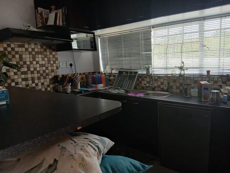 House With 2 Bedroom Self Contained Flat For Sale - Photo 6