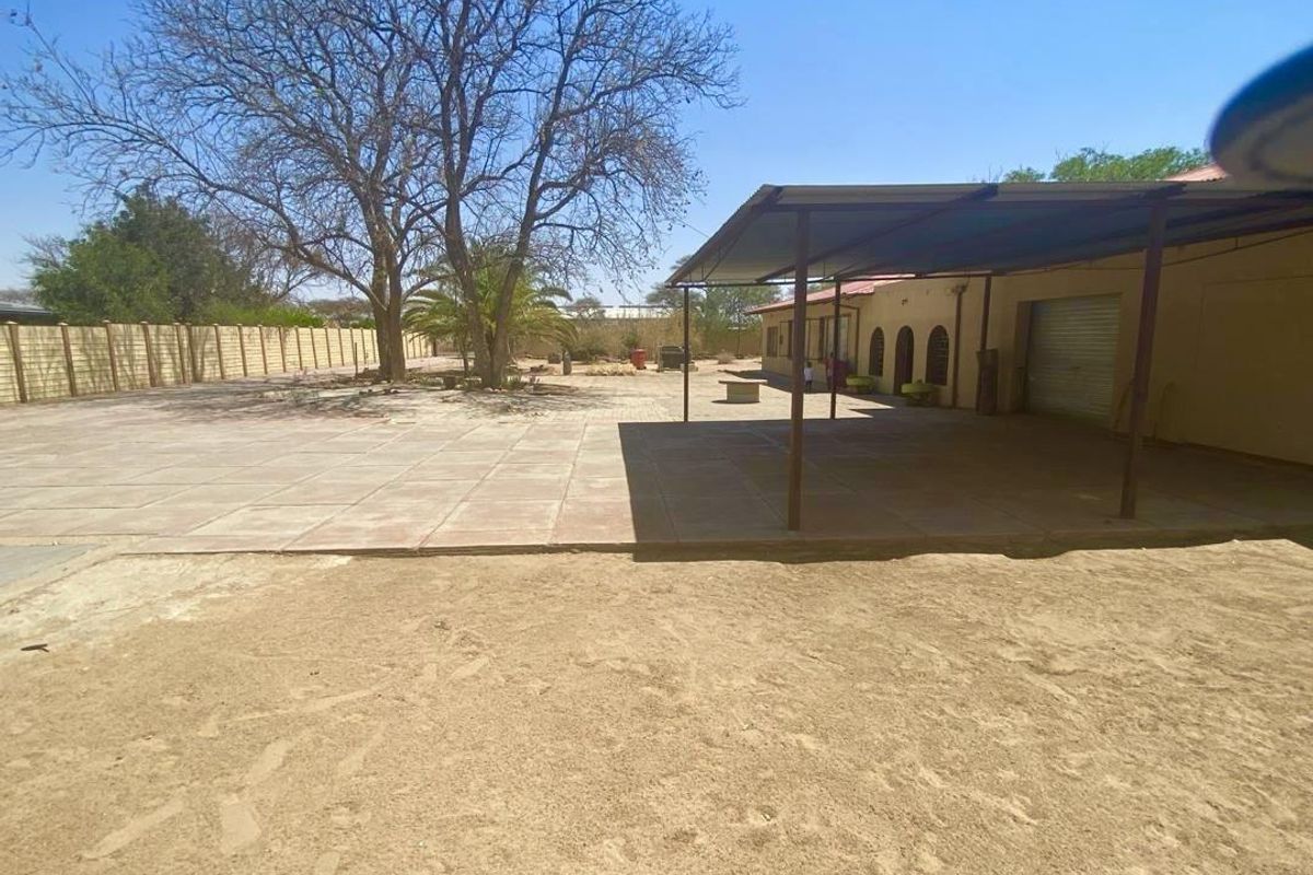 4 Bedrooms House For Sale in Okahandja - Photo 2