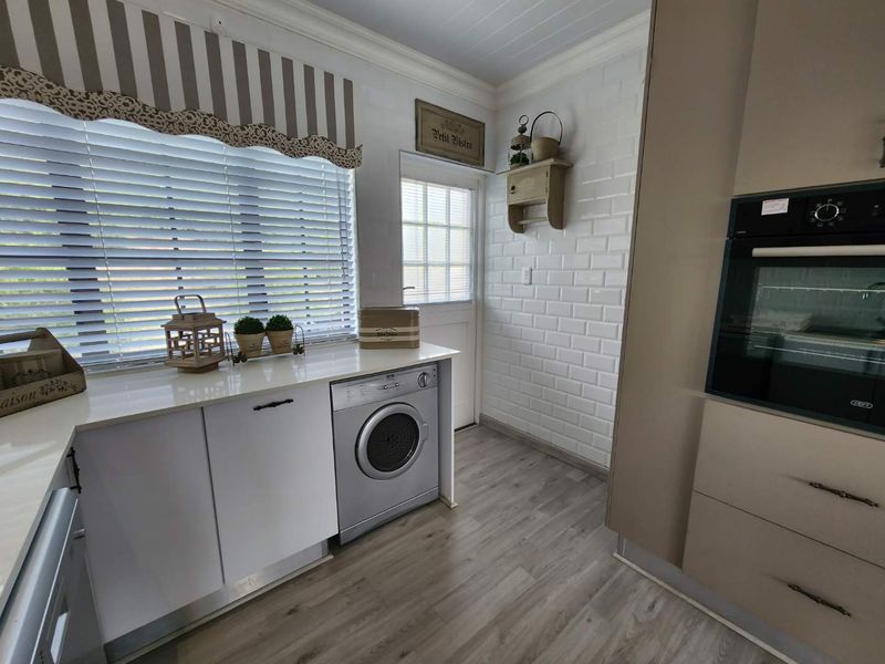 French inspired-look House for Sale! - Photo 9