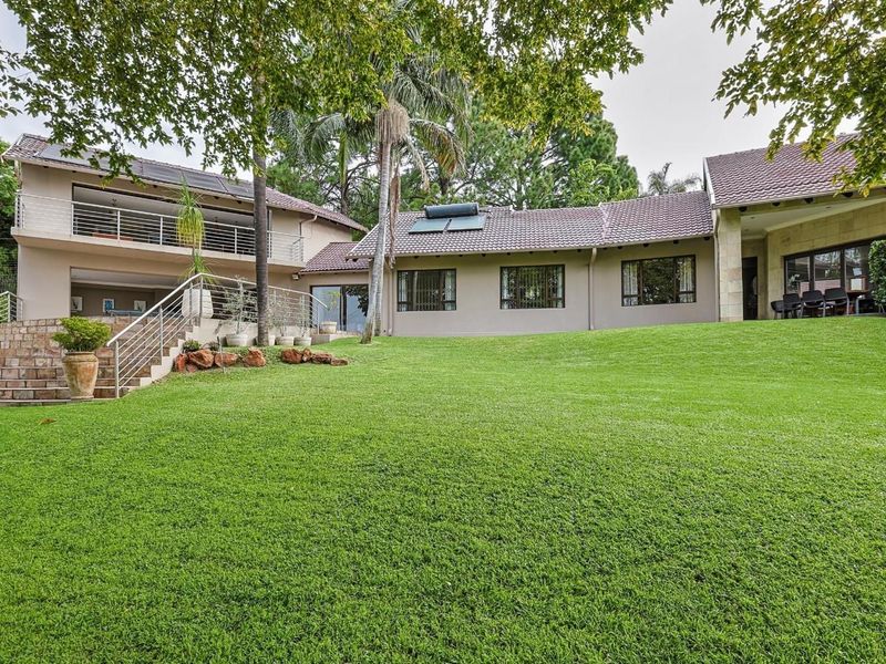 Spacious Luxury Living: 4-Bedroom Home with Separate 2-Bedroom Garden Cottage in Waterkloof - Photo 7