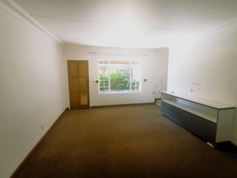 Modern 2-Bedroom Duplex in a Secure Estate – Annlin - Photo 8