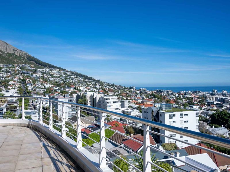 Most Sought After! 2 Bedrooms Sea Point. - Photo 4
