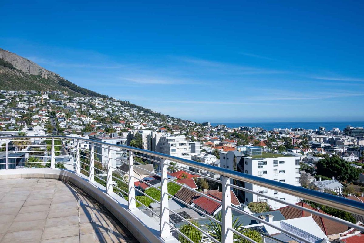 Most Sought After! 2 Bedrooms Sea Point. - Photo 4