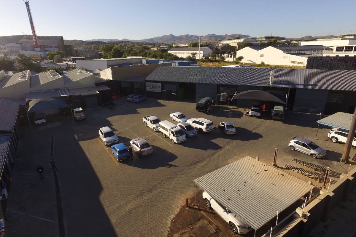 FOR SALE - Property with Warehouses and Restaurant facilities in Southern Industrial - Photo 5