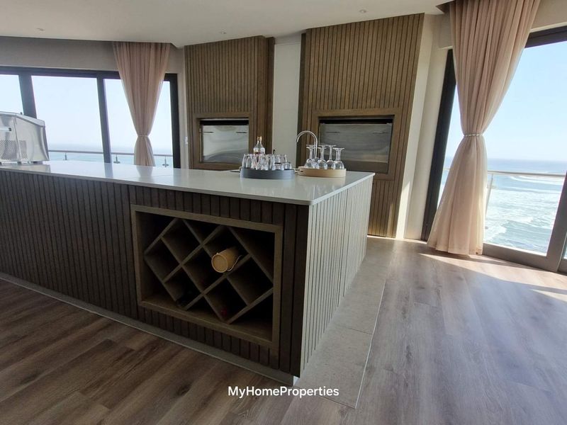 Sophisticated luxury penthouse with uninterrupted ocean views - Photo 5