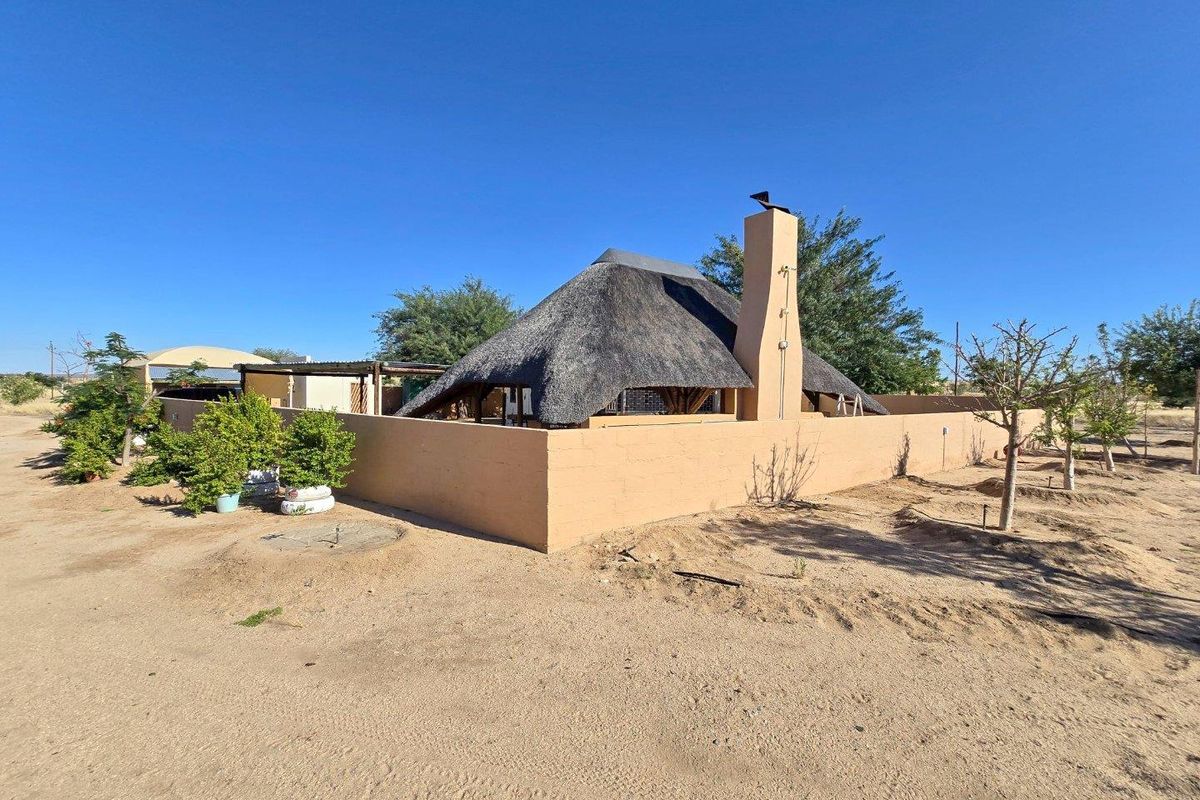 Usakos:  2 x Home Agricultural Smallholding VERY CLOSE TO TOWN is for Sale - Photo 5