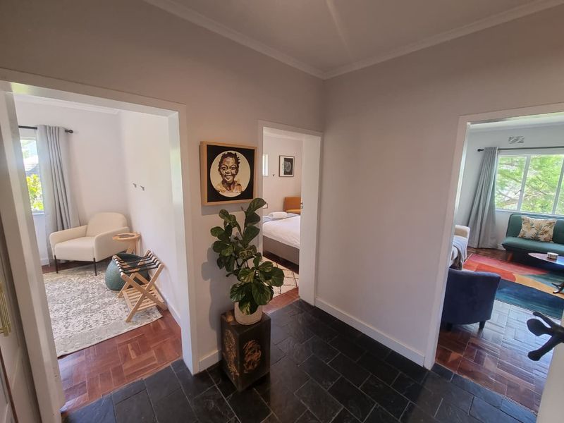 Stunning Furnished 2-Bedroom Apartment for Rent in Tamboerskloof - Photo 10