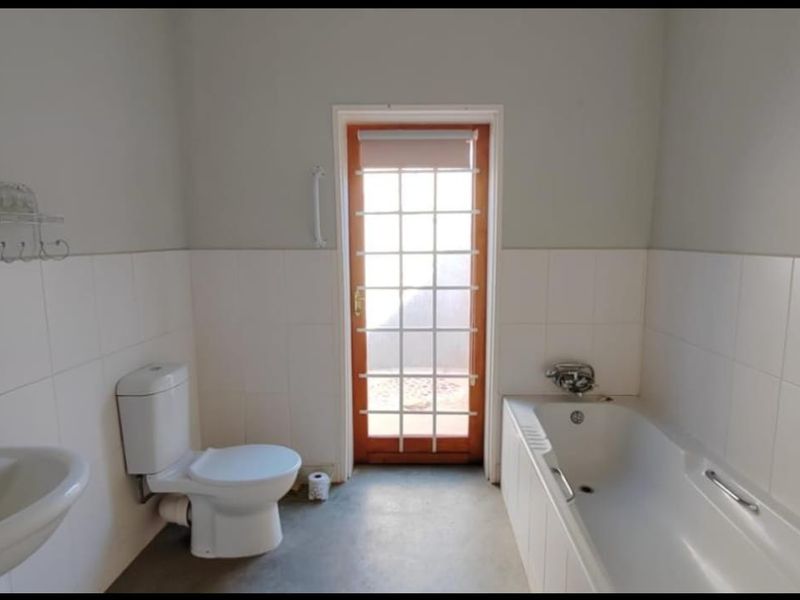 Low-Maintenance Family Home on a Large Erf in Kakamas - Photo 5
