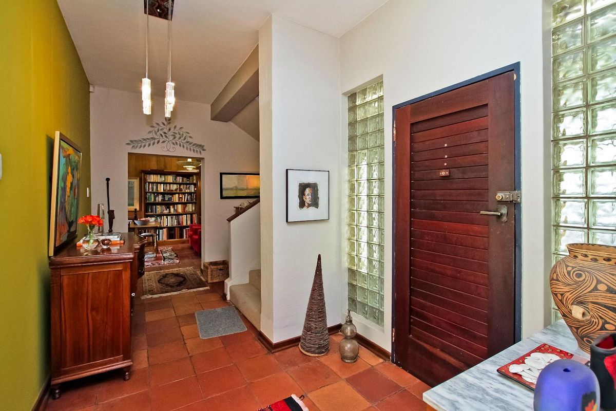 A House to Live In, A Home to Love! - Photo 2