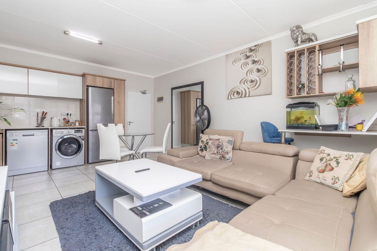 Luxury 2 bed 2 bath in Kylami - Photo 3