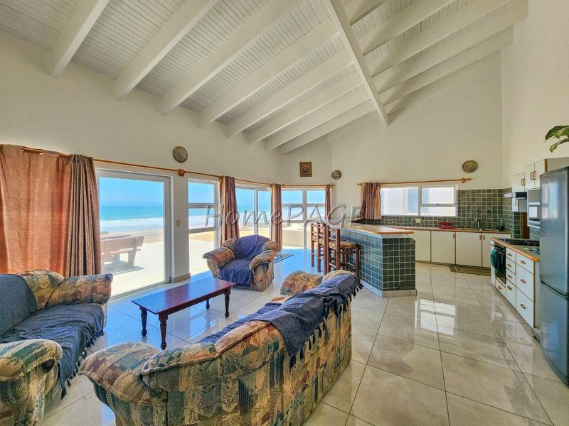 Ext 6, Henties Bay:  4 Bedroom BEACH FRONT HOME in a popular area is for sale - Photo 10