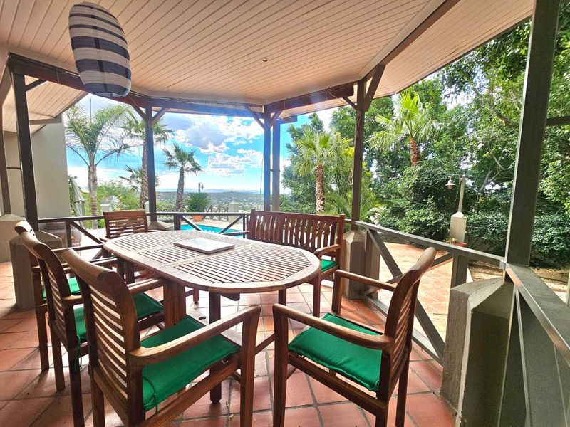 Ultimate Privacy & Luxury: Executive Rental Available Soon - Photo 4