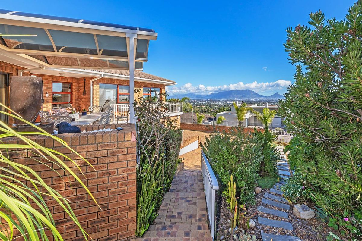 Elevated Luxury Living in Plattekloof - Photo 5