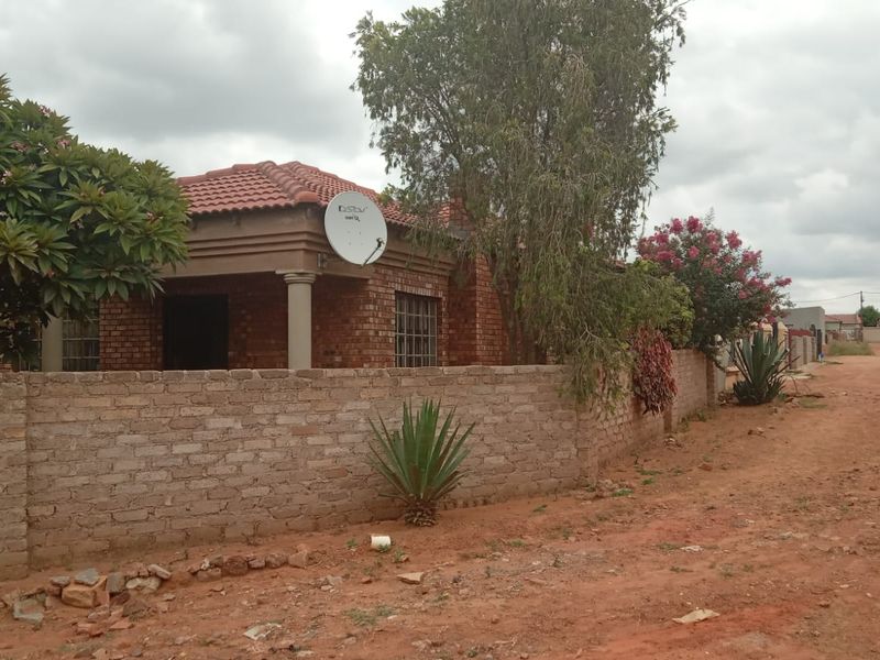 Big beautiful house in Soshanguve south - Photo 7