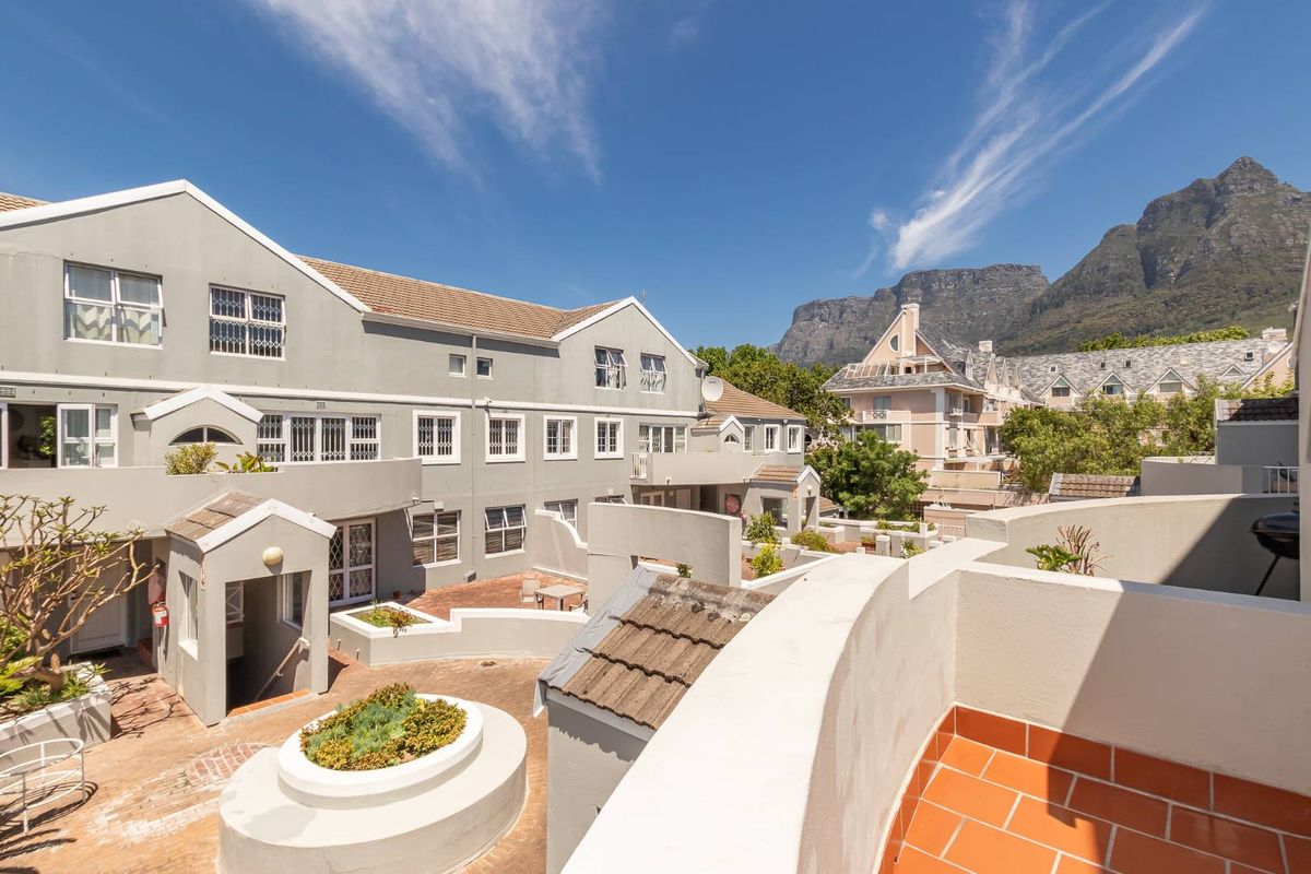 Investor's Dream: Modern, Secure, and Centrally Located - Photo 2