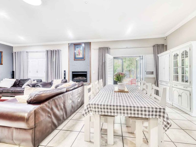 LARGE RESIDENTIAL HOME FOR SALE - Photo 4