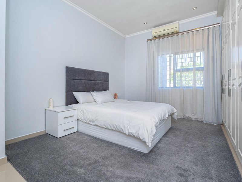 A beautiful home with access from 2 Avenues in Rondebosch East - Photo 7