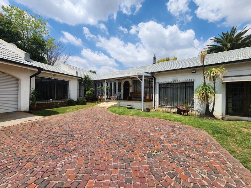 House For Sale in  Verwoedpark Alberton - Photo 2