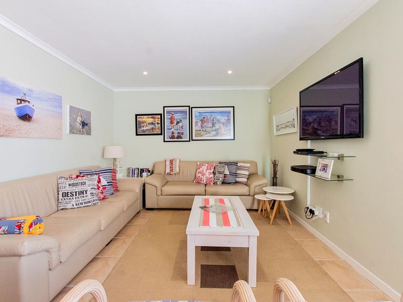 3-bedroom, 2-bathroom home available to rent in Villa Diamante. - Photo 4