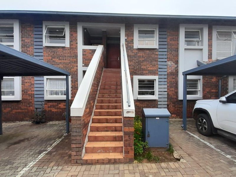 Lovely first floor townhouse - Photo 6