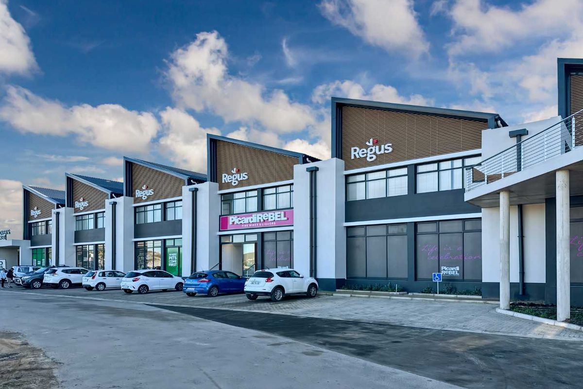 Professional office space in Regus Waterside on fully flexible terms - Photo 3