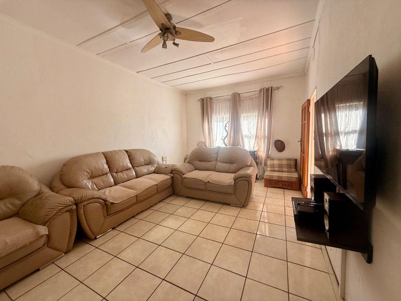 3 Bedroom house for sale in Vryheid - Photo 3