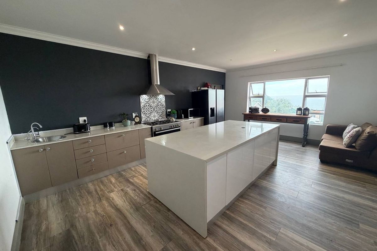 Modern Single-Level Cladded Brick Home with Ocean views - Photo 3