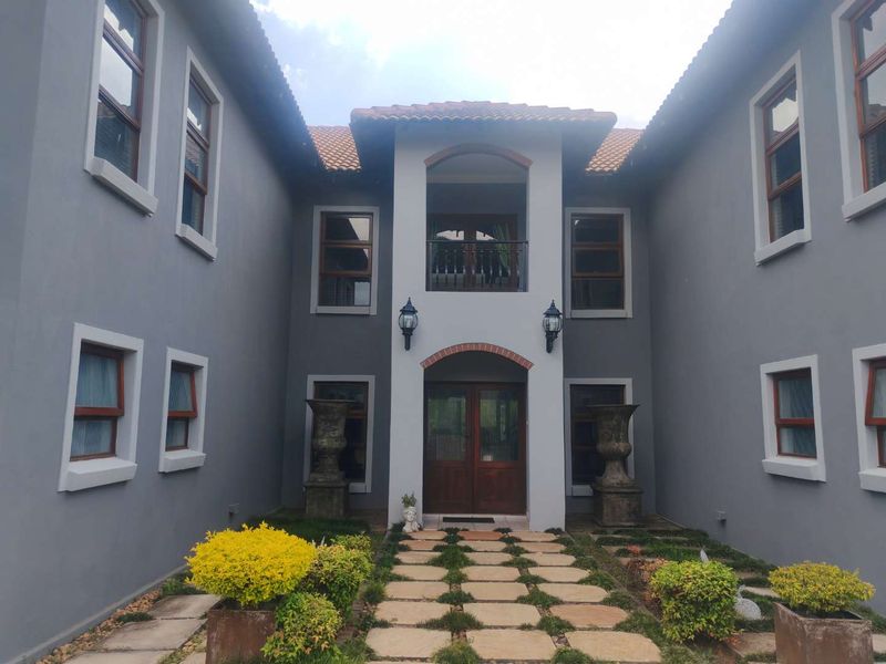 DUAL MANDATE - LOVELY BIG HOME WITH BEAUTIFUL VIEW AND SUNSETS - Photo 3