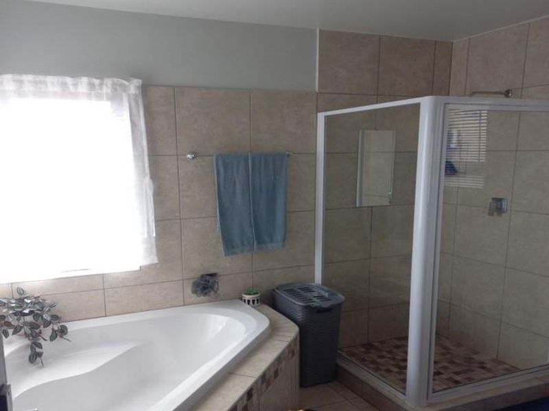 Walvisbay, Fairways Estate |  Stunning Family home for sale - Photo 10
