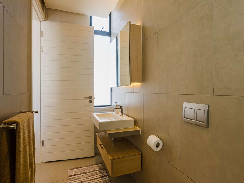 Luxury two-bedroom Polo Village apartment available to rent on Val de Vie Estate - Photo 9