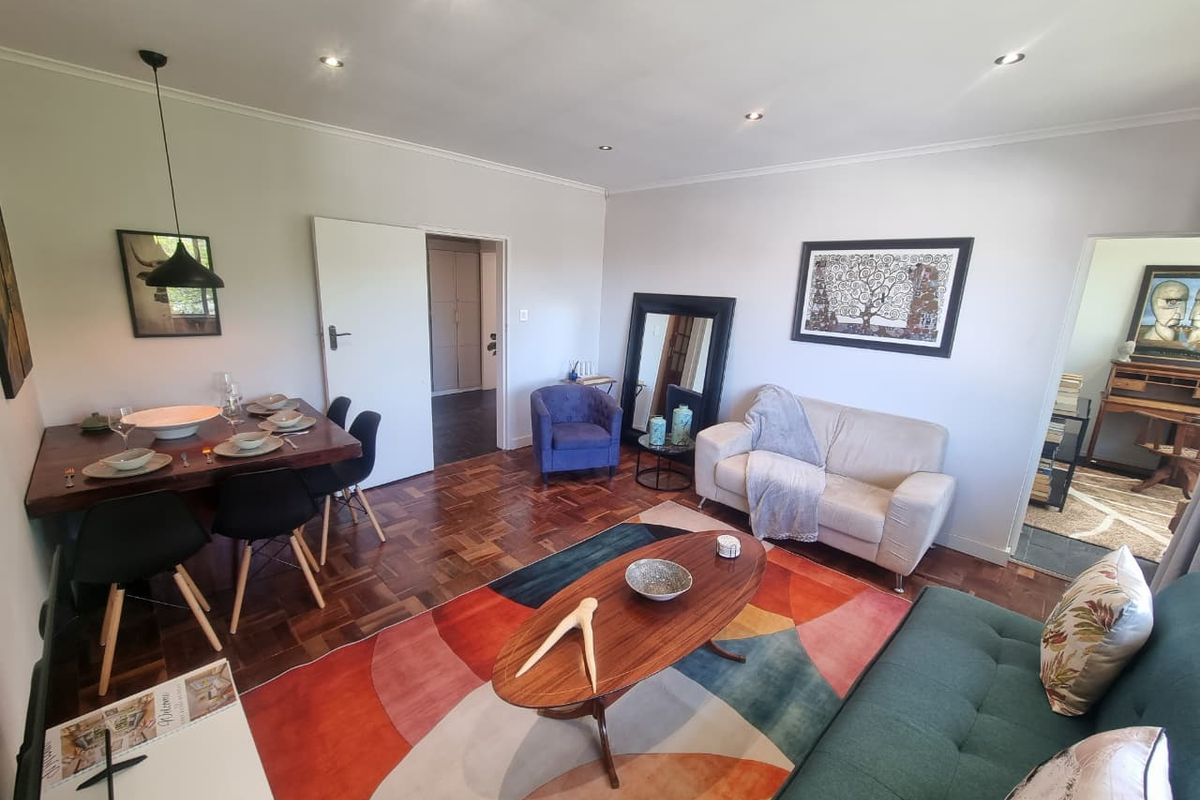 Stunning Furnished 2-Bedroom Apartment for Rent in Tamboerskloof - Photo 3