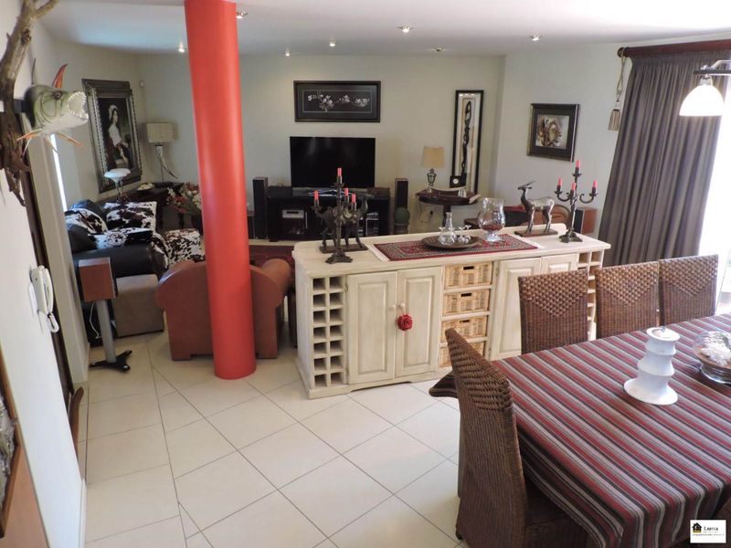 LUXURY DOUBLE STOREY HOUSE NEAR THE BEACH - Photo 7