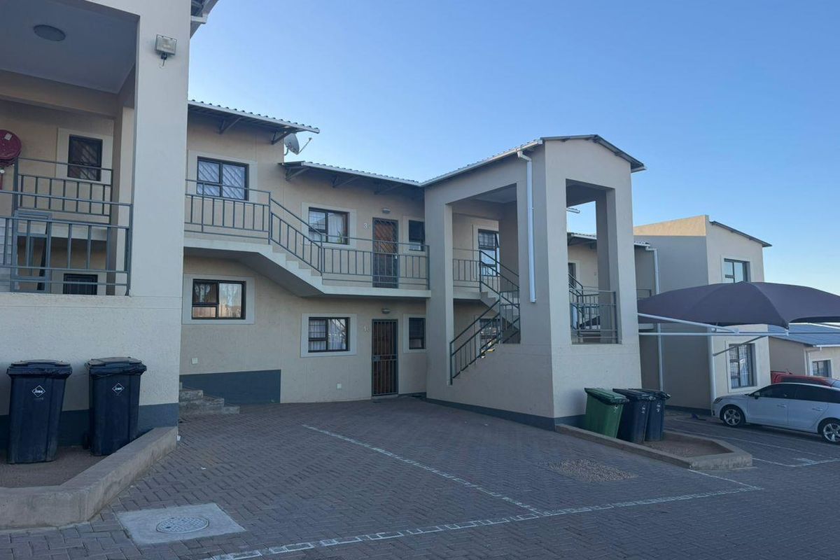 2 BEDROOM APARTMENT FOR SALE - ROCKY CREST - Photo 2
